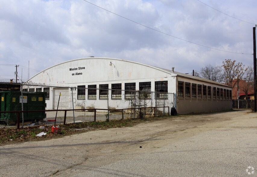 Primary Photo Of 915 N Alamo St, San Antonio Service For Lease