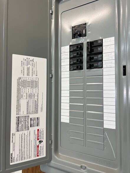 More Photos Of 1320 W A St, Pasco Warehouse For Lease