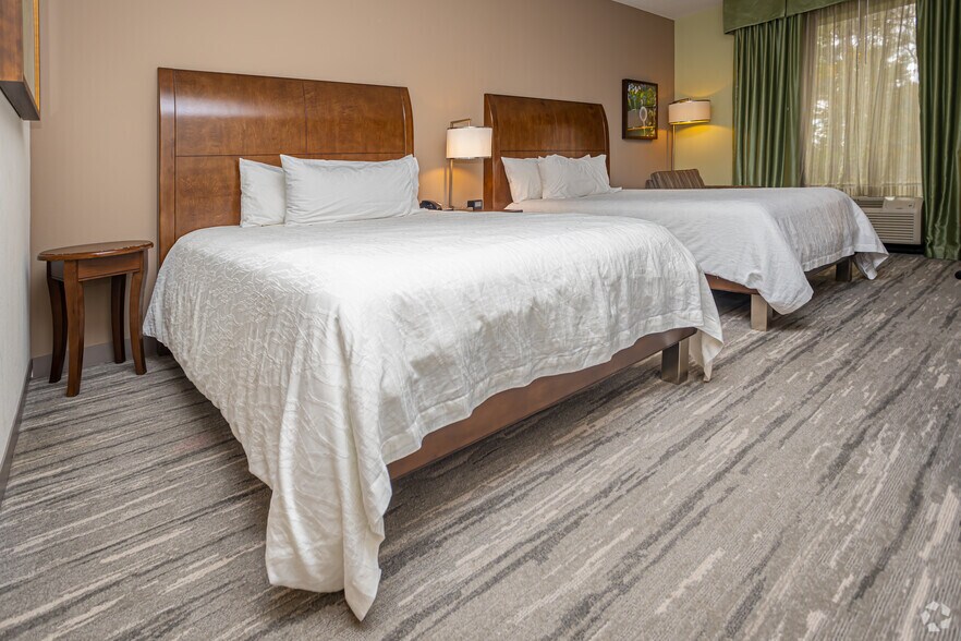 More Photos Of 350 Holiday Square Blvd, Covington Hotel For Sale