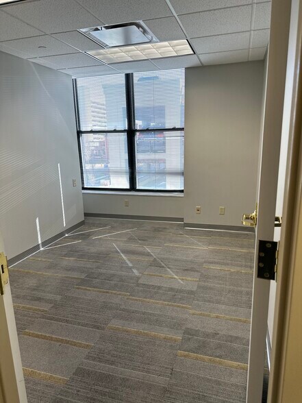More Photos Of 35 N 4th St, Columbus Office For Lease