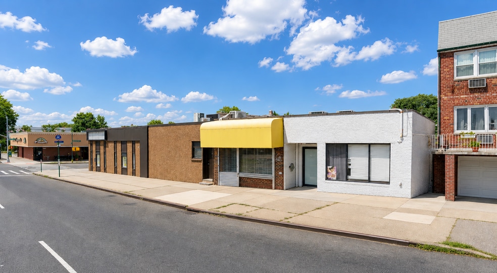 More Photos Of 4613 188th St, Flushing Bar For Sale