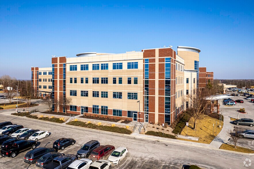 More Photos Of 19550 E 39th St, Independence Medical For Lease