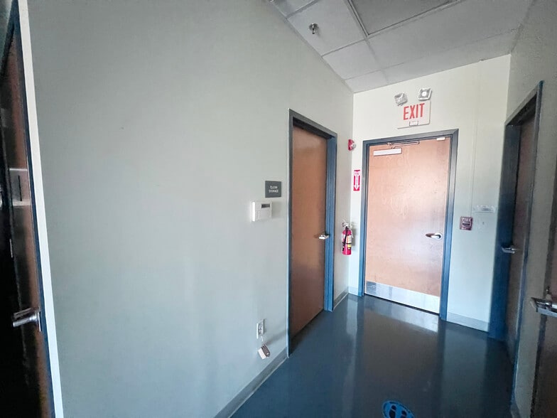 More Photos Of , Glenn Dale Office For Sale