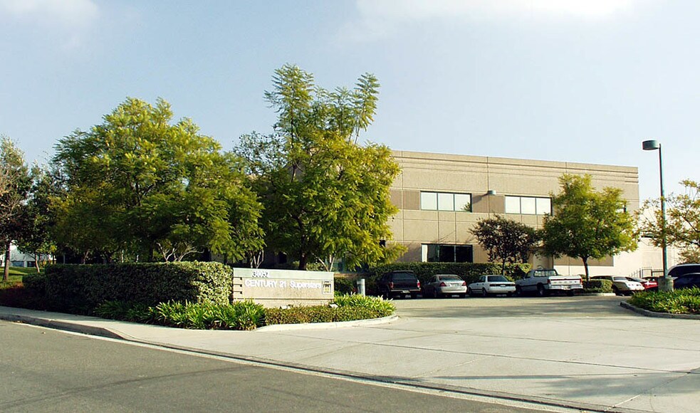 More Photos Of 30052-30062 Aventura, Rancho Santa Margarita Light Manufacturing For Lease