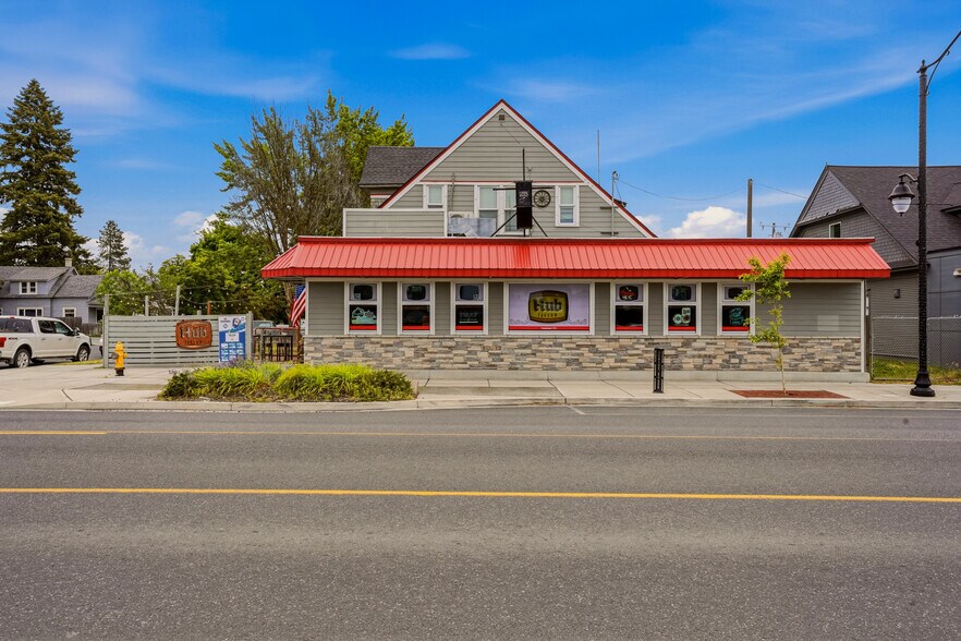More Photos Of 2926 N Monroe St, Spokane Bar For Sale