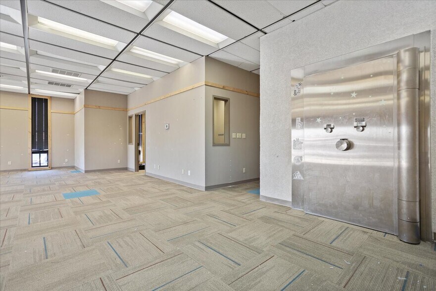 More Photos Of 1904 E 15th St, Cheyenne Office For Sale