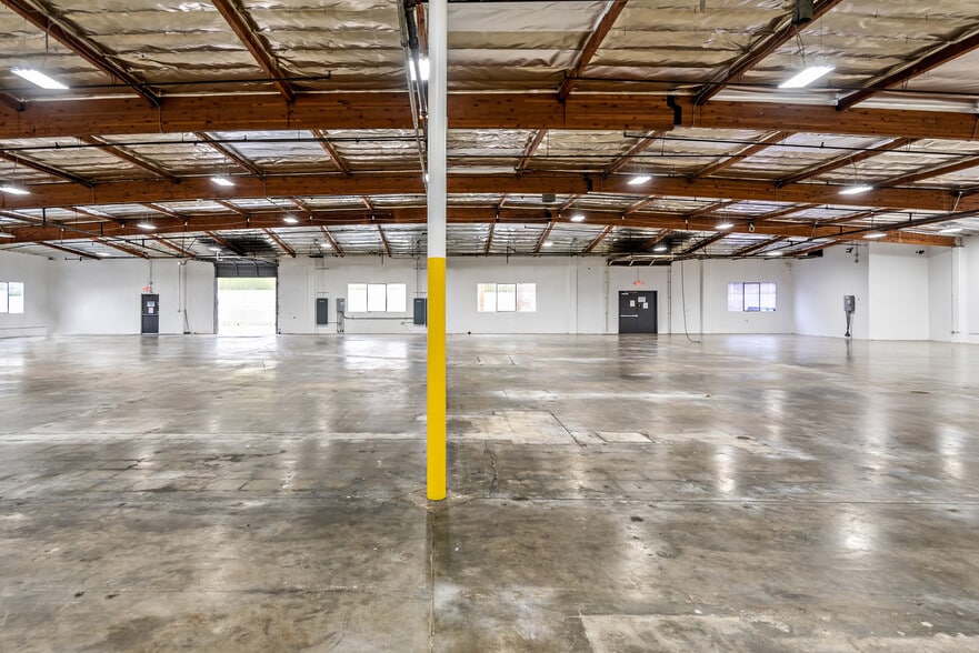 More Photos Of 10150-10200 Jefferson Blvd, Culver City Warehouse For Lease