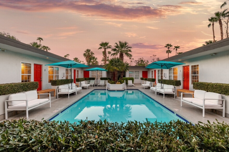 More Photos Of 111 S Via Las Palmas, Palm Springs Hotel For Sale