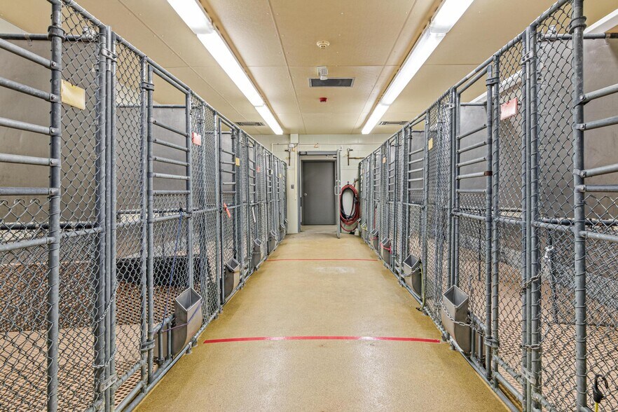 More Photos Of 803 Prospect Ave, Osceola Manufacturing For Sale