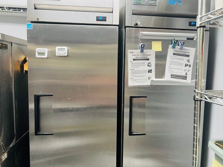 More Photos Of 6661 Bowden Rd, Jacksonville Fast Food For Lease