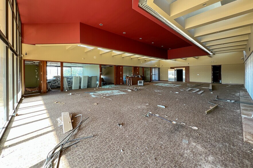 More Photos Of 3200 E Memorial Rd, Edmond Medical For Sale