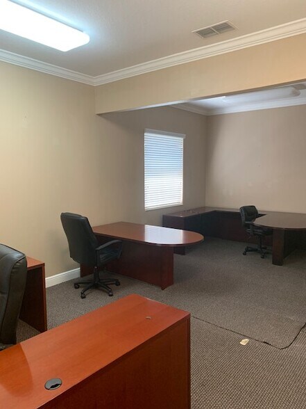 More Photos Of 262-264 Crystal Grove Blvd, Lutz Medical For Lease