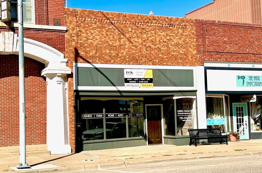 More Photos Of 108 NW 3rd St, Abilene General Retail For Sale