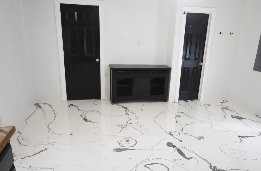 More Photos Of 400 Oak St, Bryan Office Residential For Lease