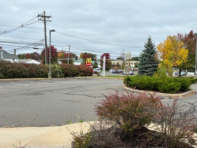 More Photos Of 605 N Colony Rd, Wallingford Freestanding For Lease