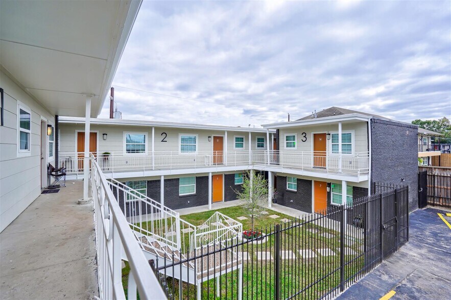 More Photos Of 1824 Thonig Rd, Houston Apartments For Sale