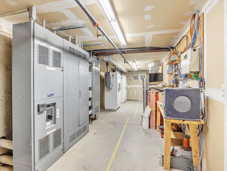 More Photos Of 39 Nott Hwy, Ashford Storefront For Sale