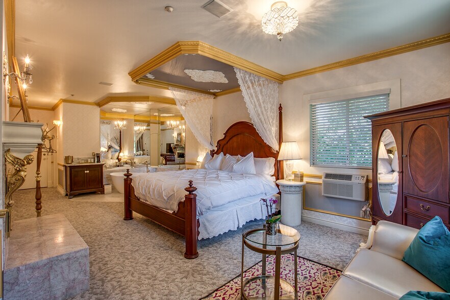 More Photos Of 315 Commercial St, Leavenworth Hotel For Sale