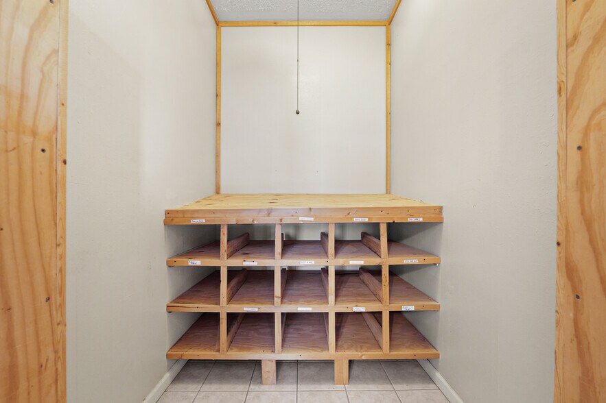 More Photos Of 2330 Schuwirth Rd, Converse Warehouse For Lease