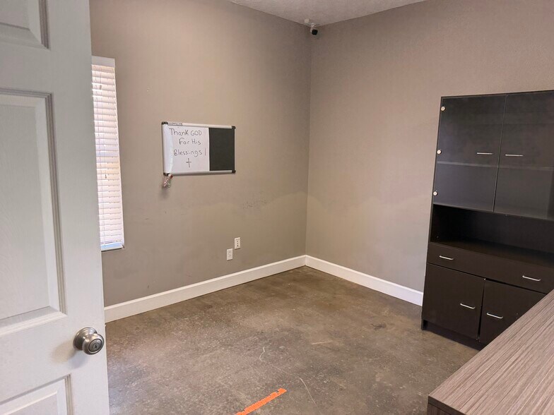 More Photos Of 130 Gralan Dr, Byron Office Residential For Sale