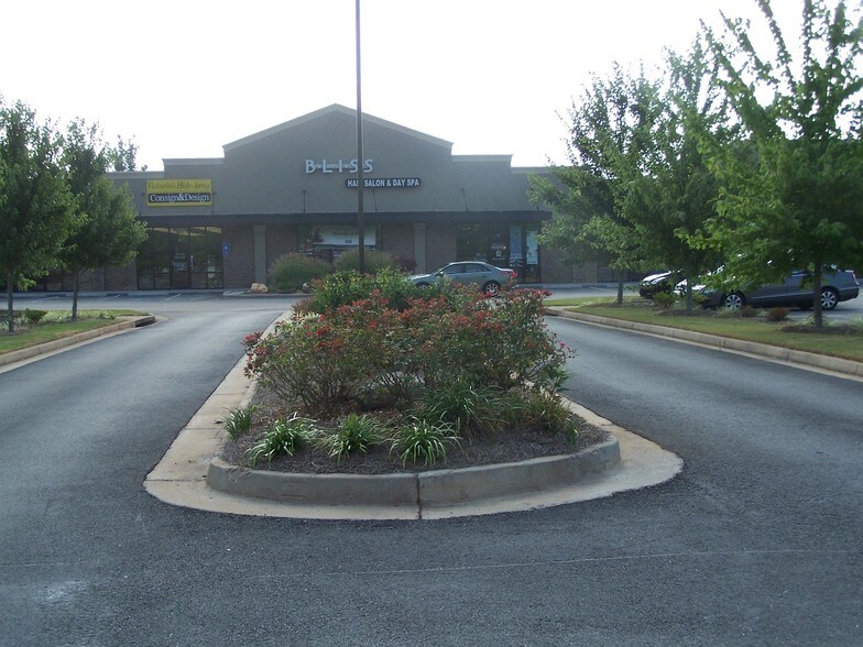 More Photos Of 4040 Chapel Hill Rd, Douglasville Storefront For Lease