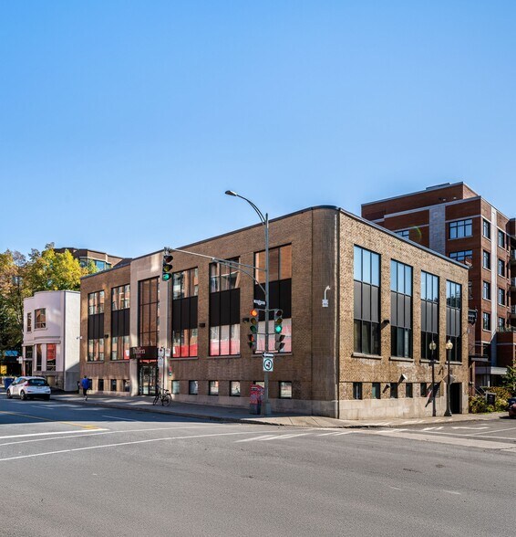 More Photos Of 4444 Rue Sainte-Catherine O, Westmount Office For Lease