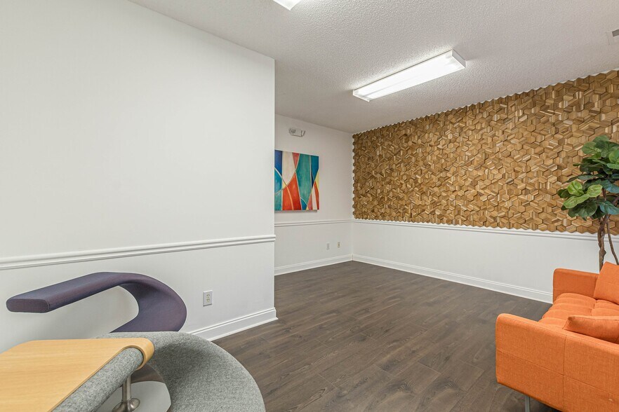 More Photos Of 500 Lanier Ave W, Fayetteville Office For Lease