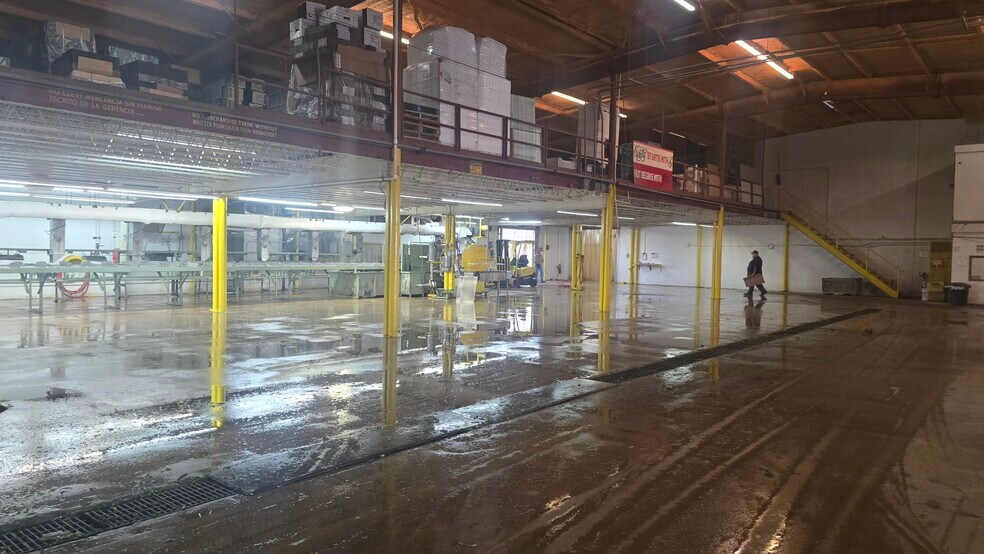 More Photos Of 2200 & 2100 Trophy Dr, McAllen Warehouse For Sale