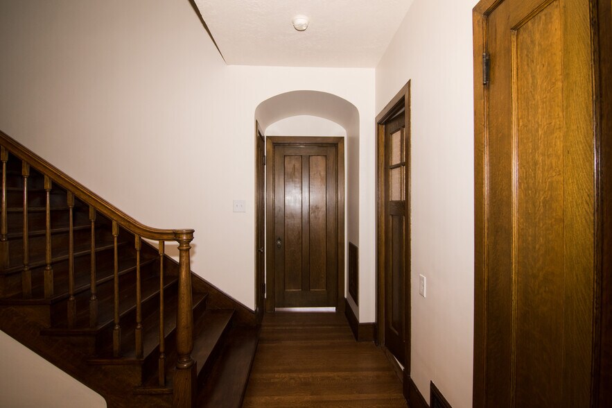More Photos Of 109 N Main St, Springville Office For Lease