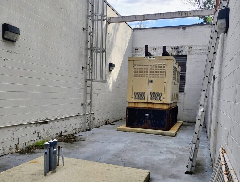 More Photos Of 161 Tarbell St, Akron Telecom Hotel Data Hosting For Sale