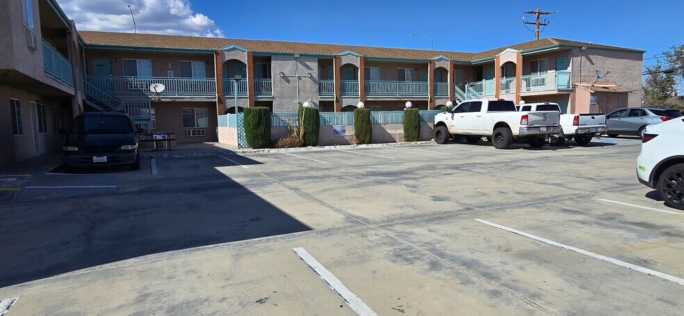 More Photos Of 16352 Sierra Hwy, Mojave Hotel For Sale