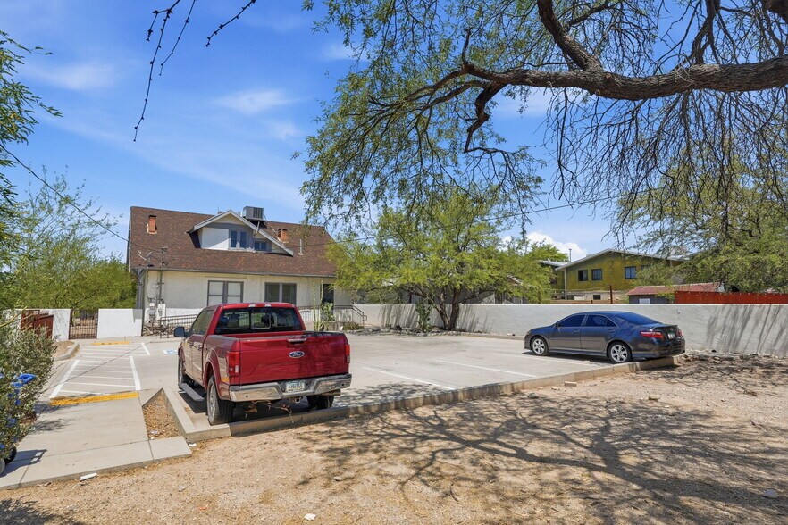 More Photos Of 1004 N 6th Ave, Tucson Office For Sale
