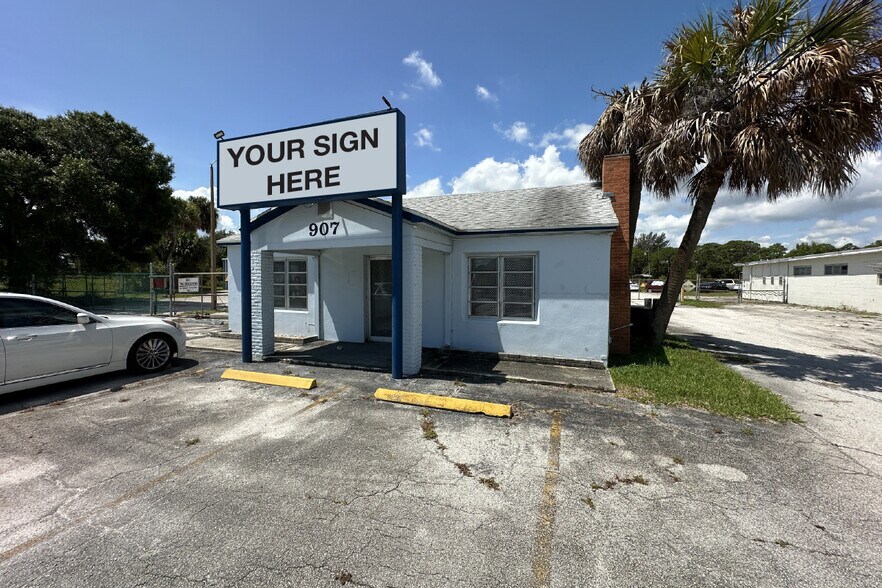 More Photos Of 907 Angle Rd, Fort Pierce Land For Lease