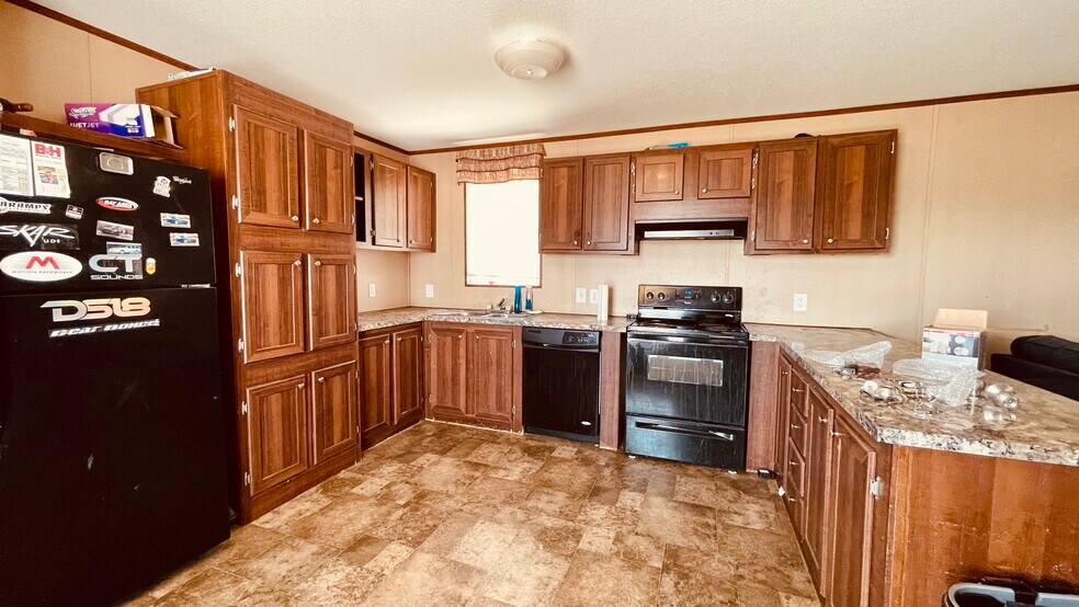 More Photos Of 5550, Odessa Warehouse For Sale