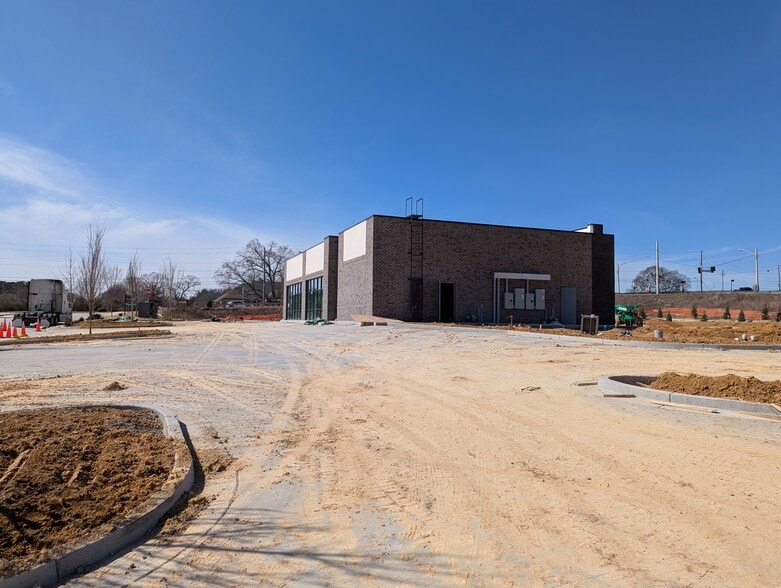 More Photos Of 2250 Gravel Springs Rd, Buford Storefront For Lease