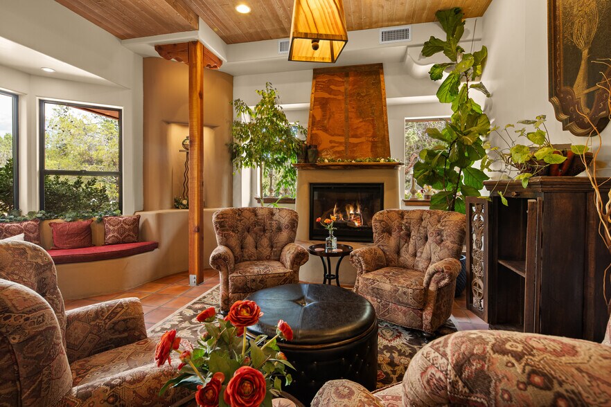 More Photos Of 55 Hozoni Dr, Sedona Hotel For Sale