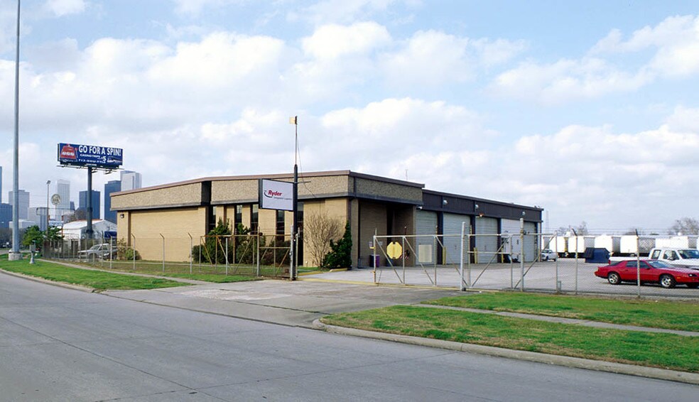More Photos Of 1800 Delano St, Houston Warehouse For Lease