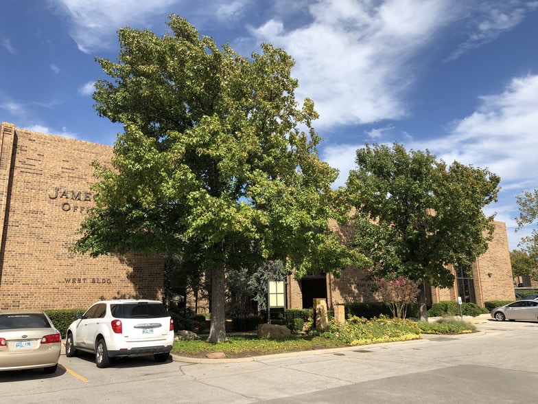 More Photos Of 3033 NW 63rd St, Oklahoma City Office For Sale