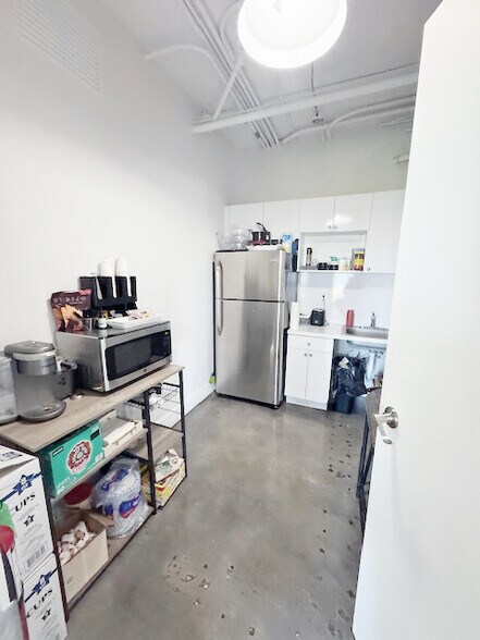 More Photos Of 3050 Biscayne Blvd, Miami Office For Lease