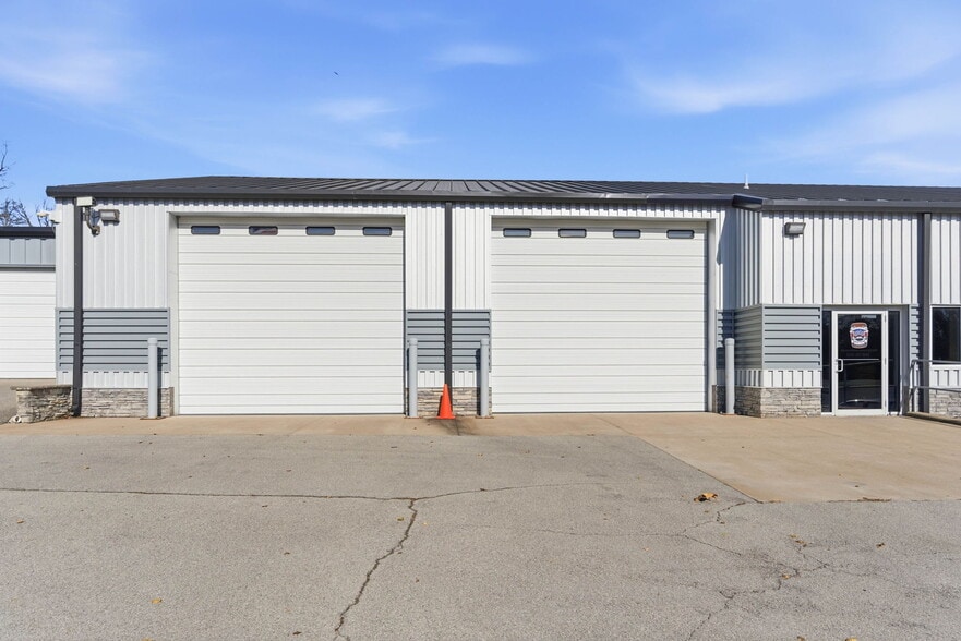 More Photos Of 13720 Aiken Rd, Louisville Warehouse For Sale