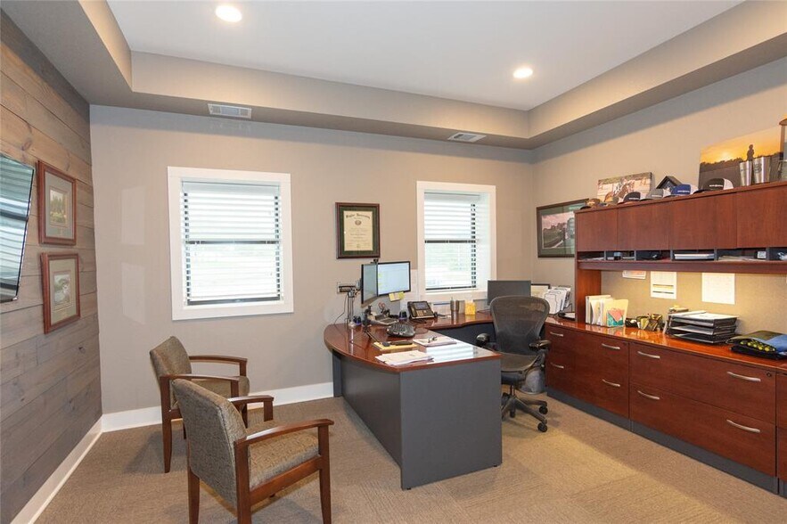 More Photos Of 275 Frog Pond Ln, Dripping Springs Office For Lease