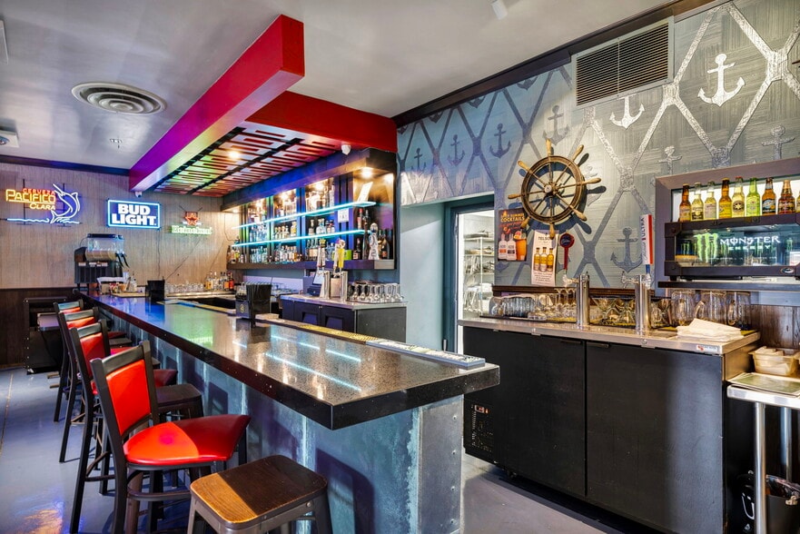 More Photos Of 2021 E Charleston Blvd, Las Vegas Storefront Retail Office For Lease