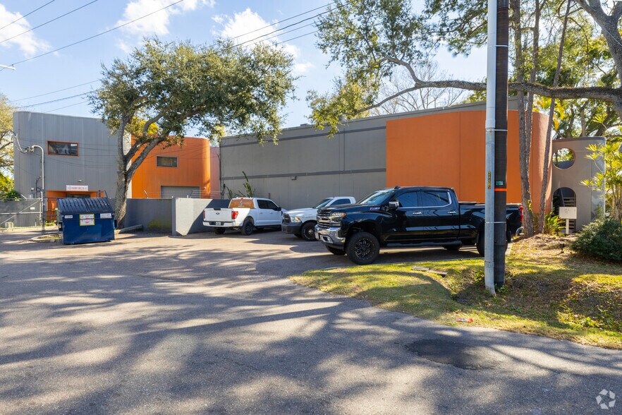 More Photos Of 1207 N Himes Ave, Tampa Office For Lease