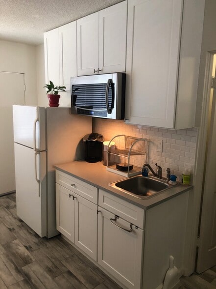 More Photos Of 588 E Mel Ave, Palm Springs Apartments For Sale
