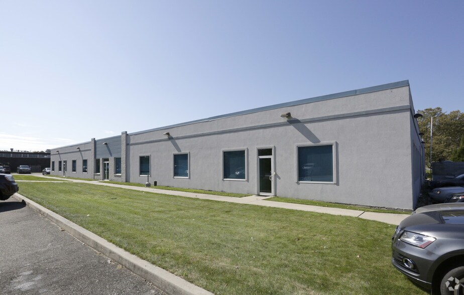 More Photos Of 145 Marcus Blvd, Hauppauge Office For Lease