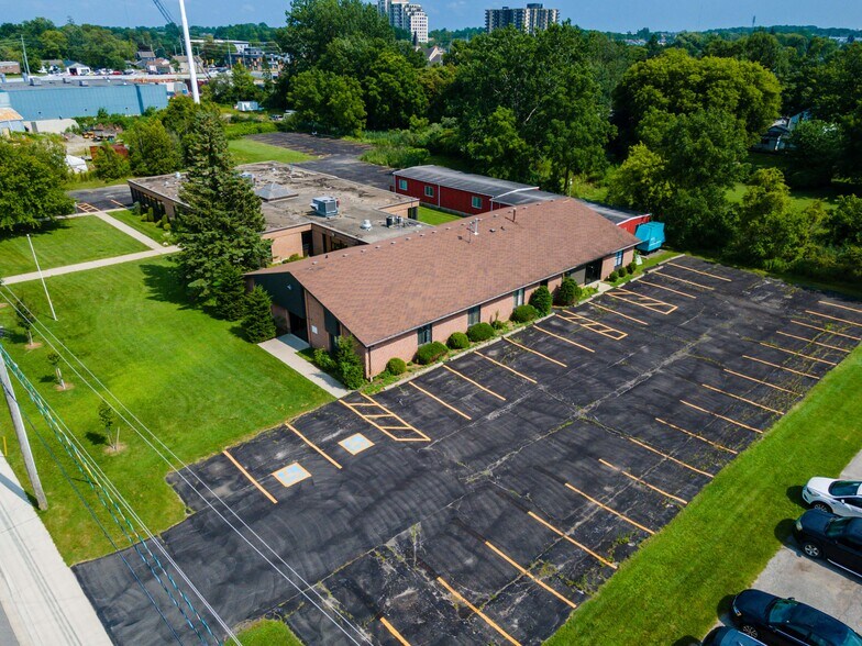 More Photos Of 1540 N Routledge Park, London Office For Lease