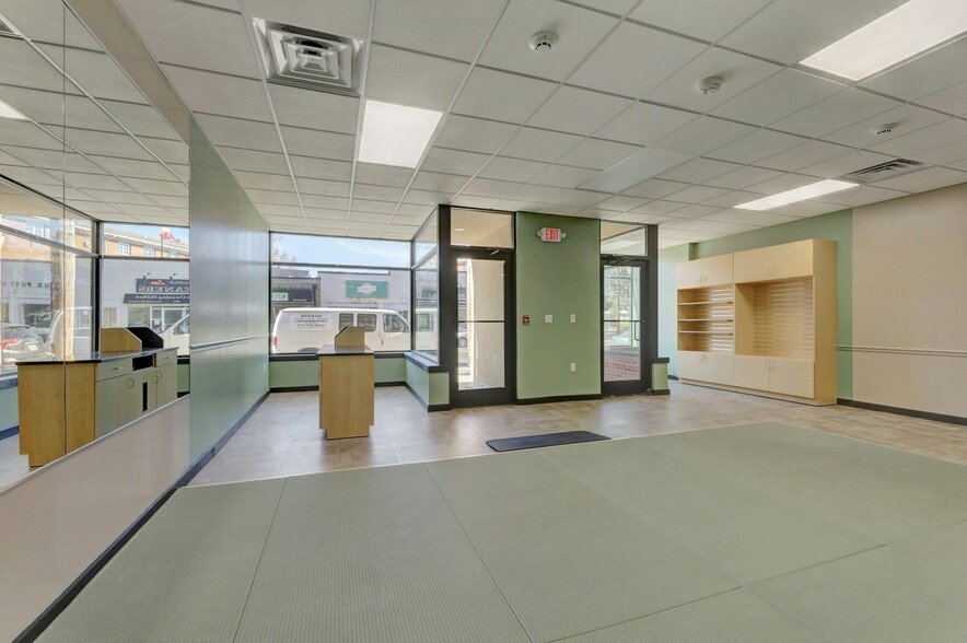 More Photos Of 1285-1291 Broad St, Bloomfield Medical For Lease