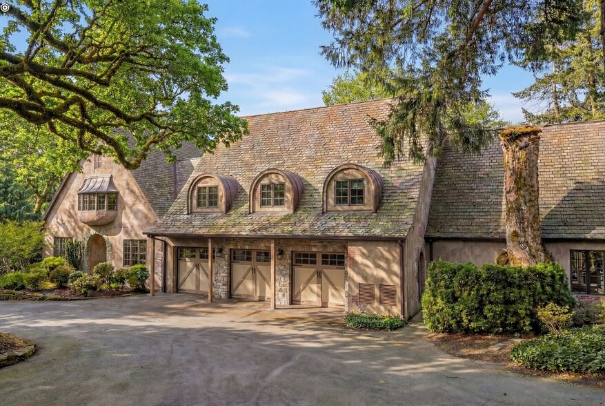 More Photos Of 1500 SE Waverly Dr, Portland Office Residential For Sale