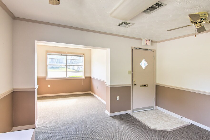 More Photos Of 5603 Stewart St, Milton Office For Sale