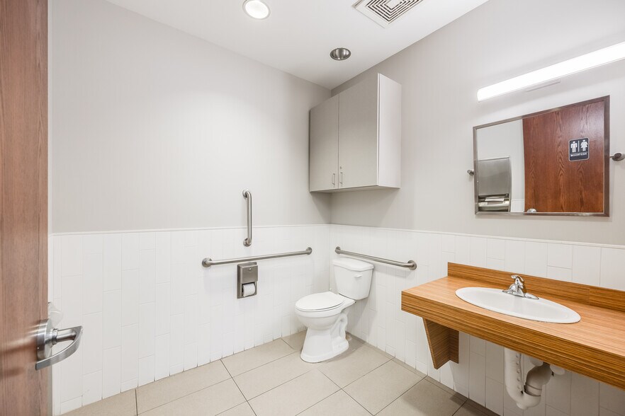 More Photos Of 10465 Park Meadows Dr, Lone Tree Medical For Sale